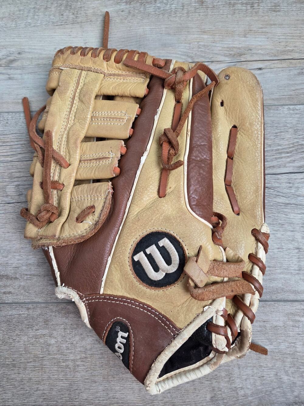 Wilson A500 Baseball Glove 12.5" Model A05RB17125MD Right Hand Tan Brown MLB